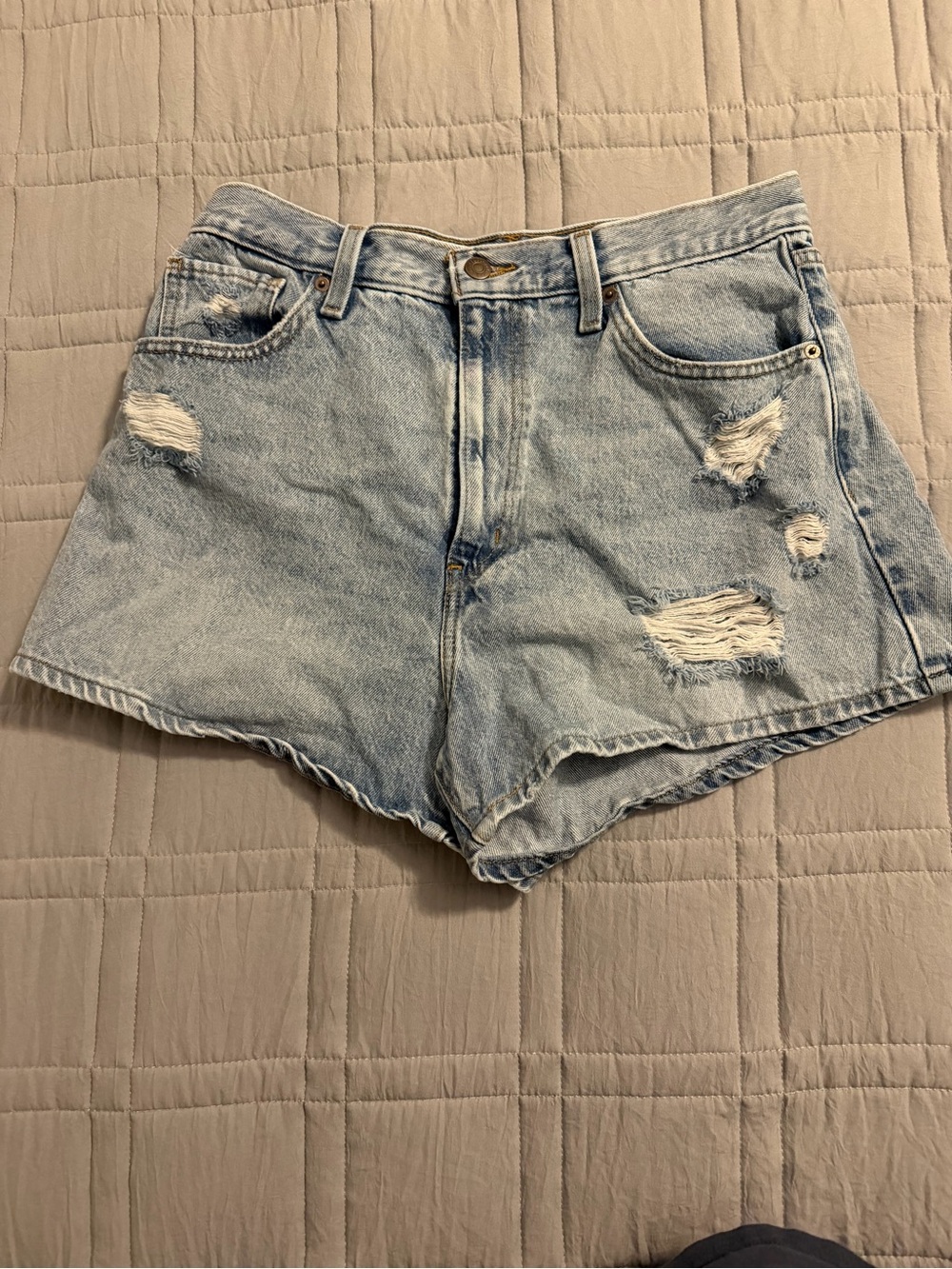 Levi’s High-Waist Light Blue Mom Shorts